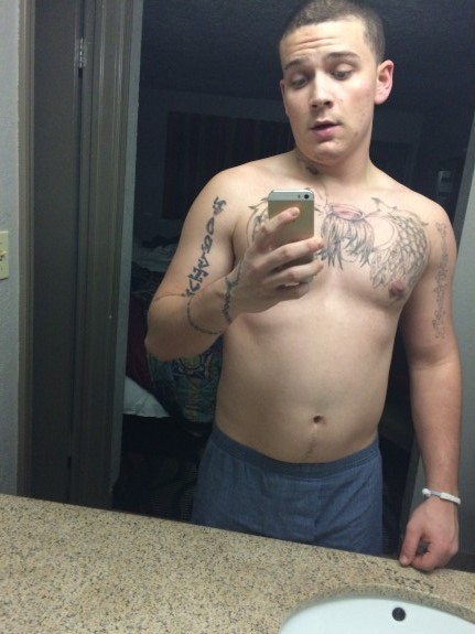 straightwhitethugs:  Yummy
