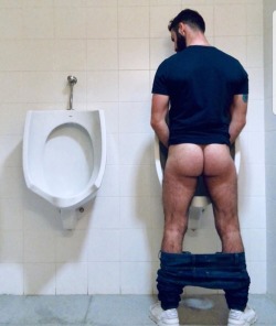 daltonster: Urinal fun anyone? 