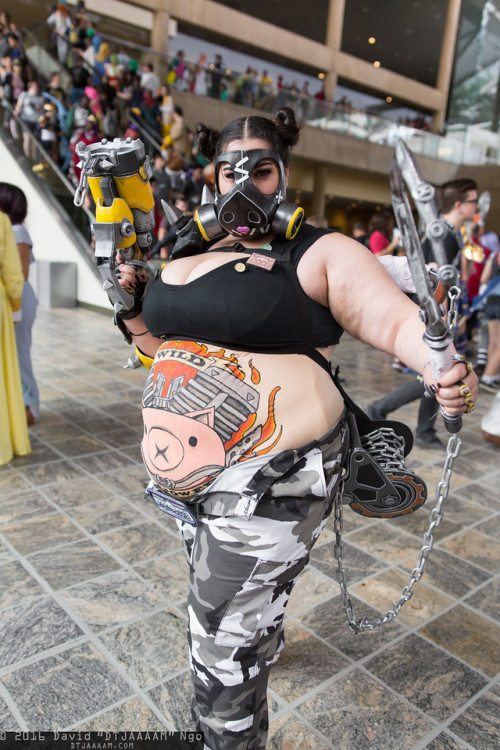 kastemel: stuffed-bellies-always:  RoadHog, Overwatch Cosplay  How could you do this to me