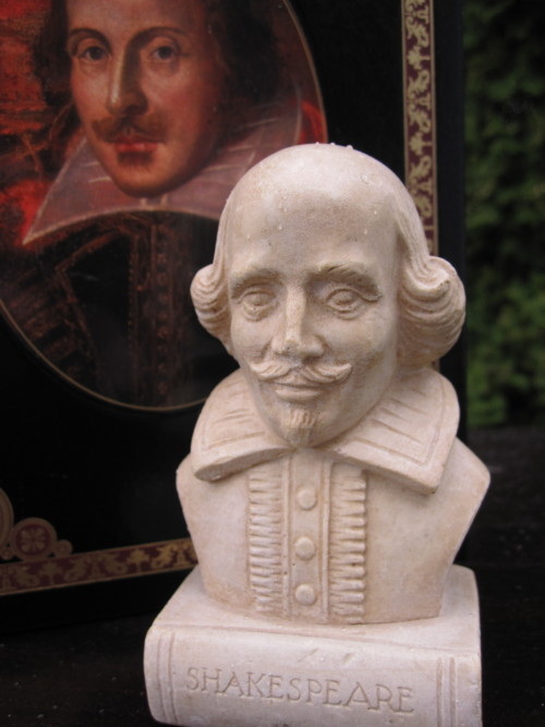 400 years since the death of Shakespeare, and his plays and poetry are still able to move us.