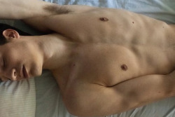 enjoythed:  theendoftheblock:  Unf.  Want more? Check Me Out http://enjoythed.tumblr.com/ !!I Follow back all similar blogs !! 