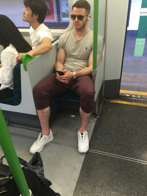 tubecrushlondon:Big arms