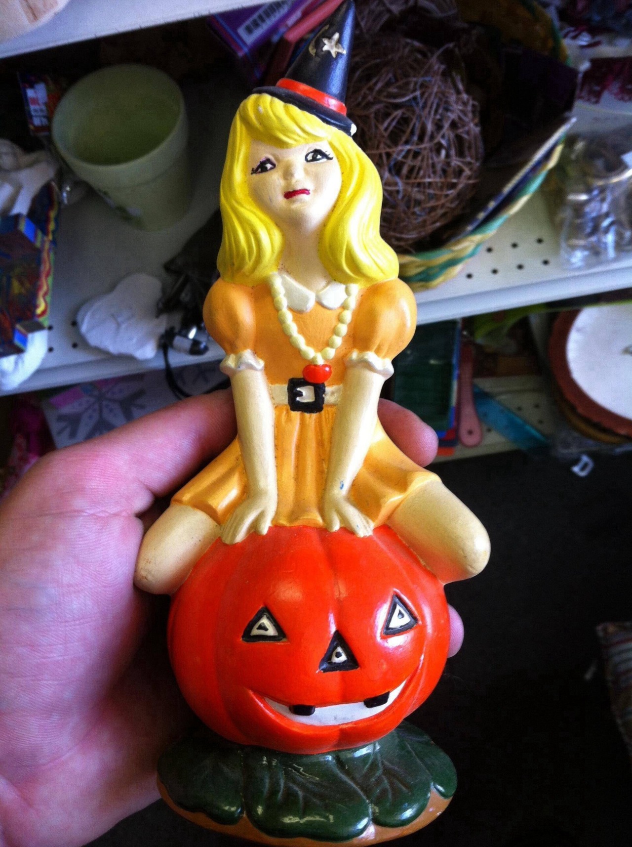 megustamemes:
“pumkat:
“ haus-of-ill-repute:
“ Where is the pumpkin stem
” ”