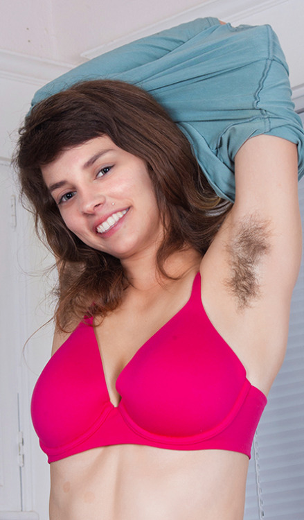 lovemywomenhairy:  What an awesome set of pits to compliment that full, gorgeous bush!  👍🏽👍🏽👍🏽👍🏽