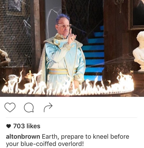yiffaltonbrown:bobbyflayfetish:for once I’m speechlesscan alton brown not be so extra for like.. one