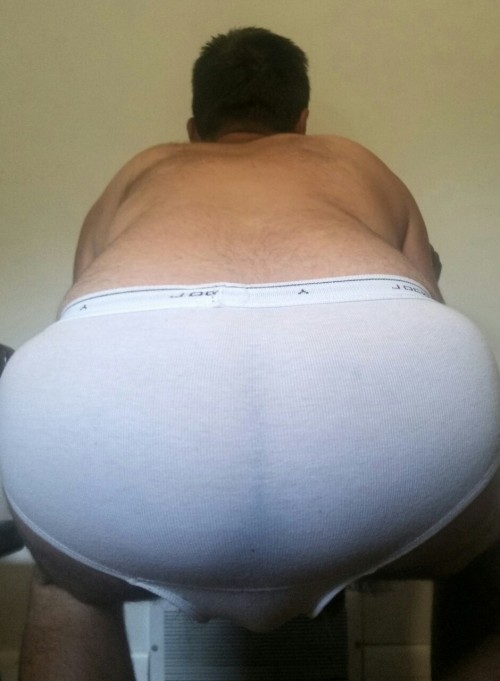 whitebriefs247: Showing off my best side! In Jockeys, of course!