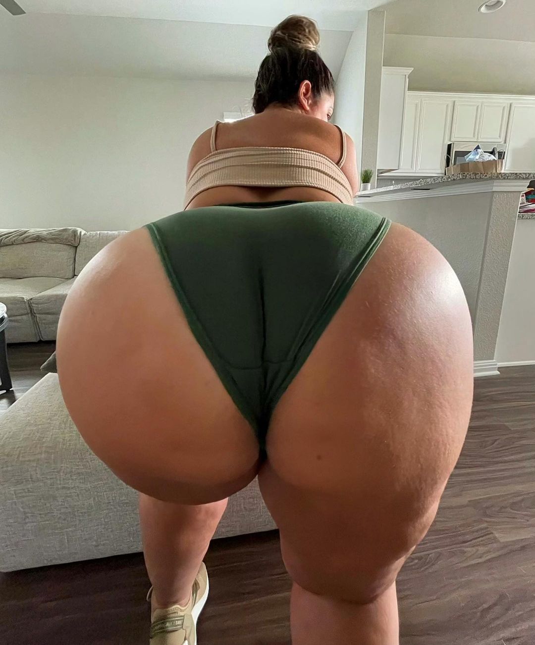 booty-cheeks-r-us: