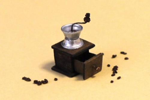 shibazukeparipari‏@shibazukepari10月1日はコーヒーの日。過去作。1/12サイズ ミニチュア 水出しコーヒーセット①木材、レジン、粘土等で制作。ミル 制作過程、