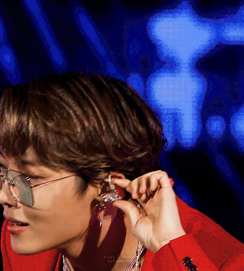 6/100days Of Jung Hoseok |red Suit Supremacy