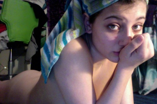 third-eye-fairy:  post shower 