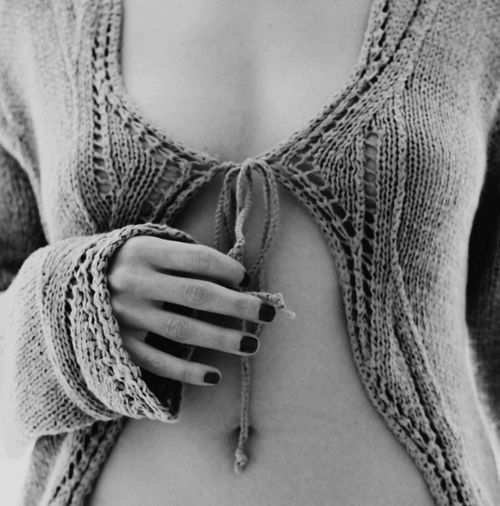 delicious&ndash;desires:  Just one little pull….