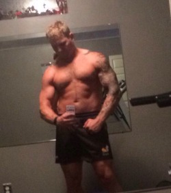 Kootnybehr:  Colby Jansen - New “After Workout” Selfies 06-2015