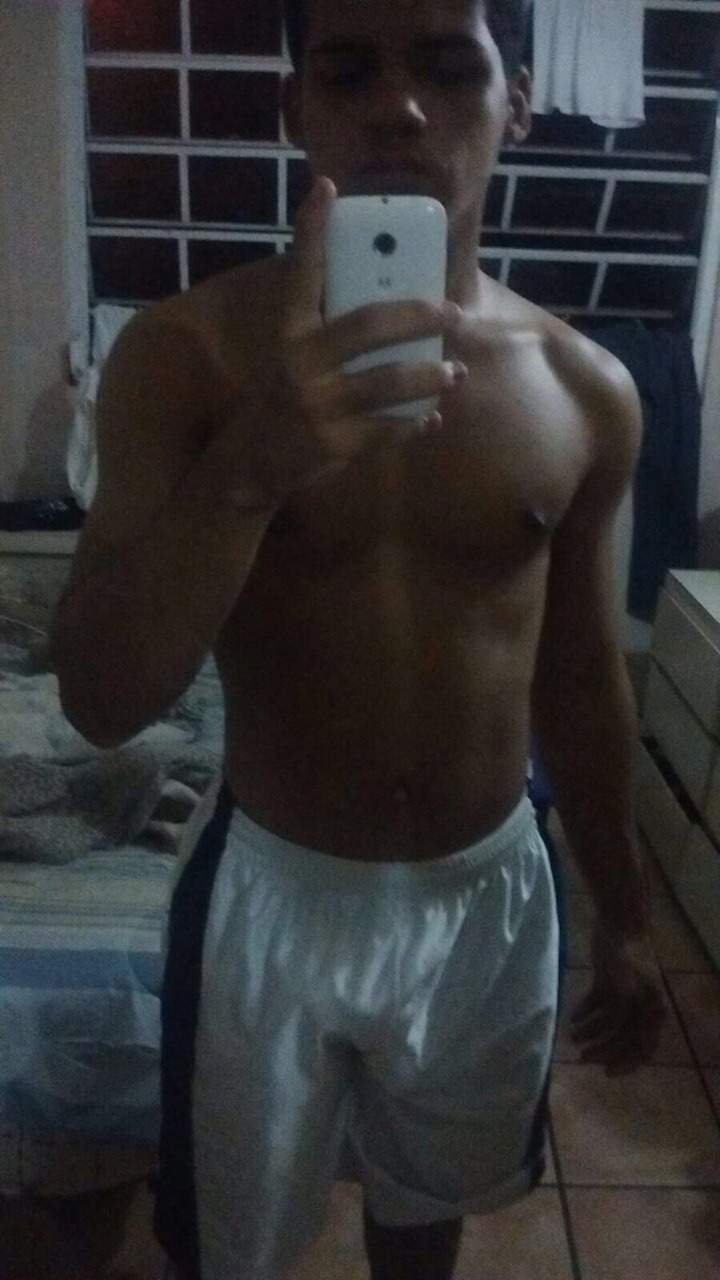 jaltamedebicho:  boricuasdesnudos:  Yadiel Rosario Caraballo Guaynabo 19 años  Quiero…