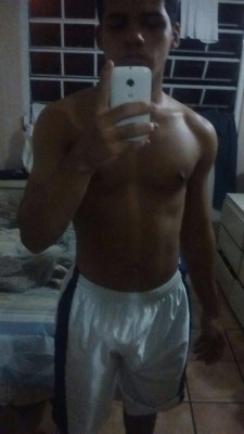 jaltamedebicho:  boricuasdesnudos:  Yadiel