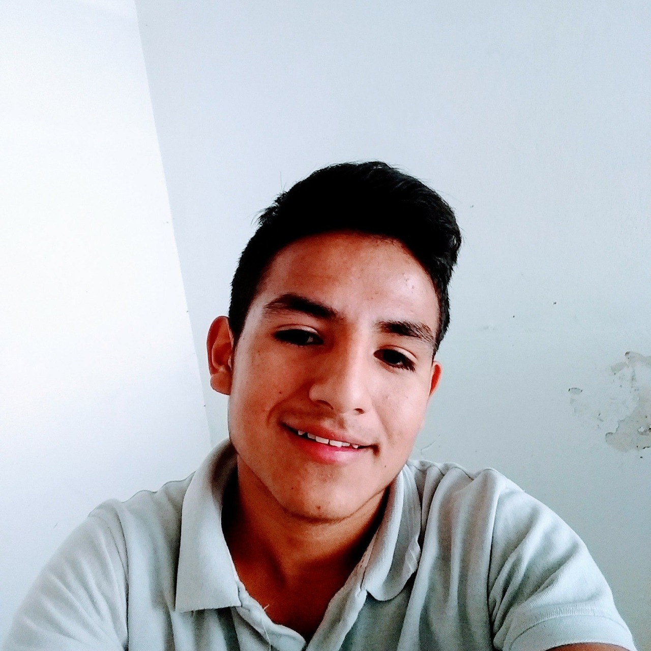 morrocalientexxx:  chacalitoscuerna:  Alex Peña Maldonado. 18 años, de la colonia