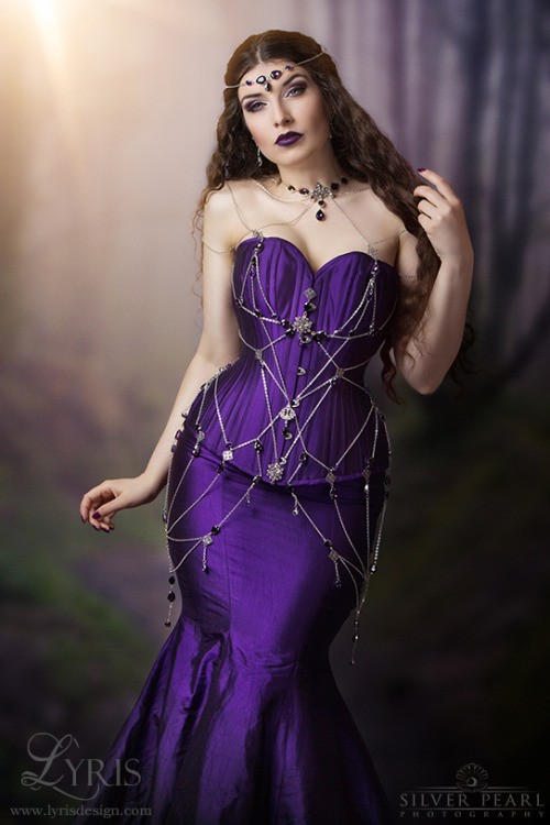lyrisdesign: Beautiful La Esmeralda, in her custom made silk corset and fishtail skirt. Every crysta