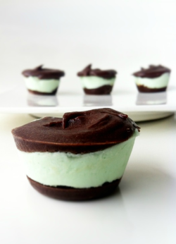 vegan-yums:  Clean chocolate mint patties