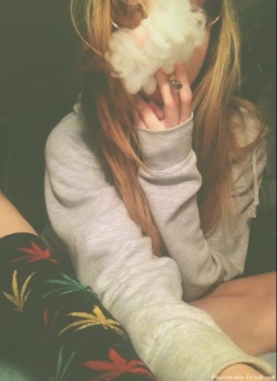 psychedelic-freak-out:  Puff puff pass?