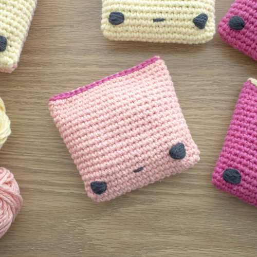 I made some mini bean bags, and wrote a free crochet pattern! Get it over here: Mini Bean Bags Free 