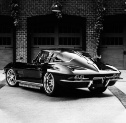 black-white-and-leather: Sweet ‘63 split window! 