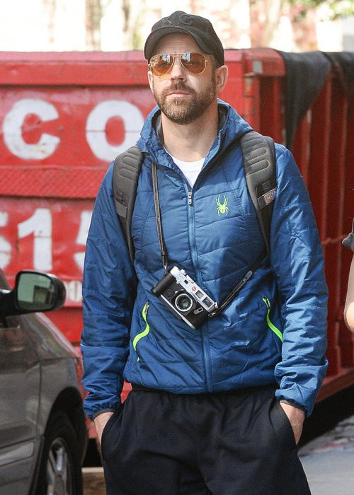 sudsevans:JASON SUDEIKIS thinks life is a photoshoot.