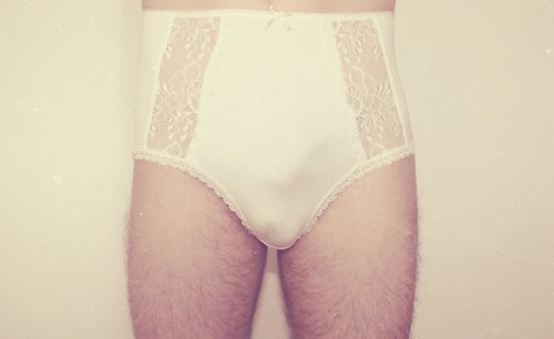 georgiagraceart4:  ‘As many genders as there are flowers’, series, polaroid, 2014  A photographic study into the idea of not fitting into societies presupposed gender constraints and/or fitting in to the fashionable ‘androgynous’ styles