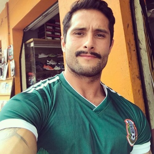 ❤️ feat @marcosal85 • By @thehairyhunk • #thehairyhunk...