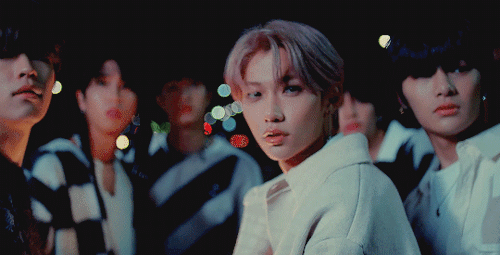 STRAY KIDS- LEVANTER M/V