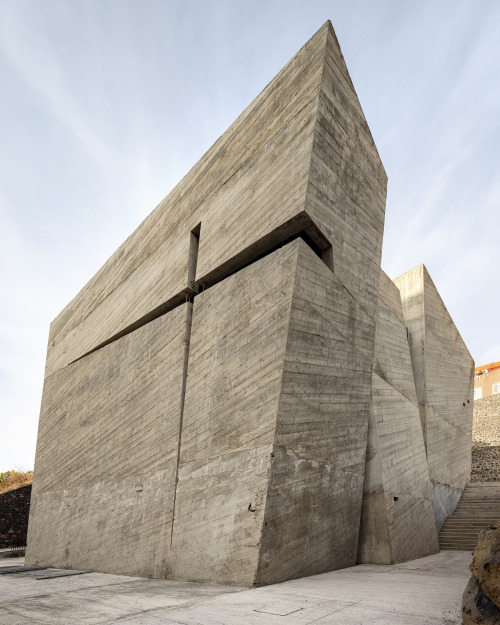 The Holy Redeemer Church, By Fernando Menis (2021).