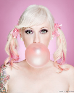 fear-and-loathing-in-latex:  Bubblegum