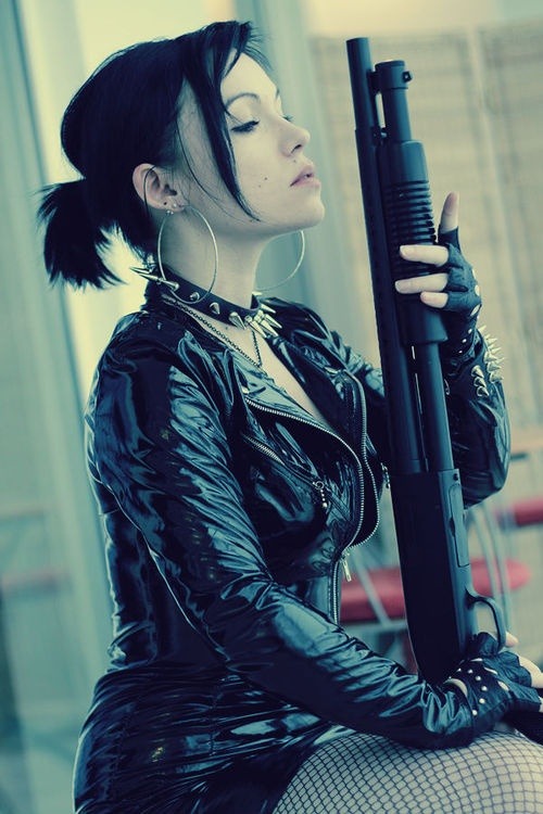 girlandguns:  Girl With Gun  follow me at : http://girlandguns.tumblr.com/