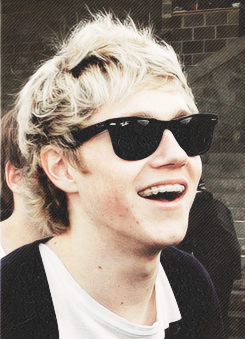       niall + sunglasses                