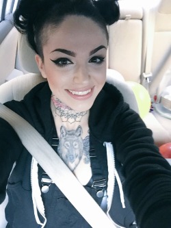 pussyconnoisseur6996:  Tatted Freak 😛