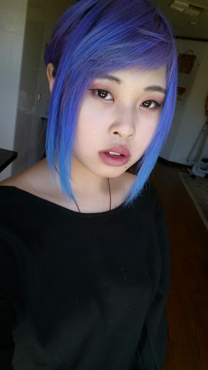 aloe-jelly:  i can finally tie my hair up again ✌