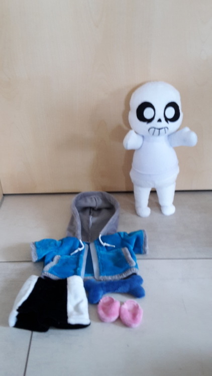 kitty-sews:  Finally done QwQ took me long enough 😥 This one was adopted by @keksbela :3  Got one person left on the list before I can finally really open commissions for the first time QwQ  I’m very nervouscited 🙈