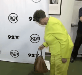 frontpagewoman:  This is my new favorite gif! What on earth? ‘Retha settin’ down