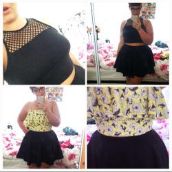 hipsthighsandblueeyes:  For avocadogrrl as she wanted to see the floral crop top! Not sure what to wear it with yet! This skirt perhaps?   P.s excuse the lack of bra!