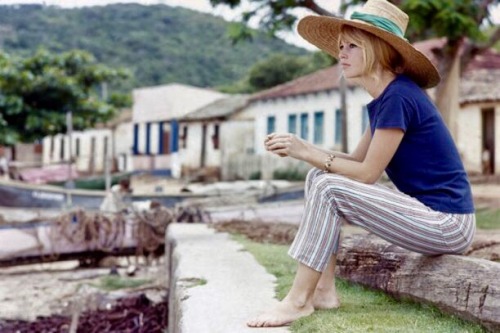 A summery collection of 1960s Brigitte Bardot pics. All taken by Ghislain Dussart, I think.Dussart w