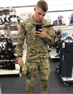 fuckb0yzexposed:  By popular demand here’s the hot army private you wanted to see