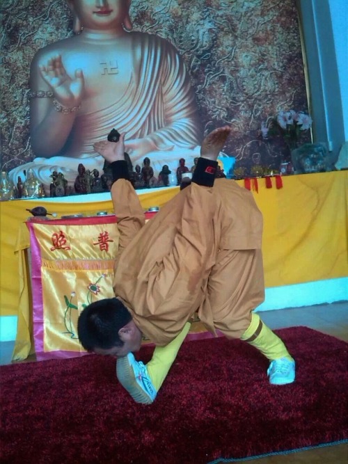 yanchenwushu - Just now stretching. That’s how Kungfu brothers...