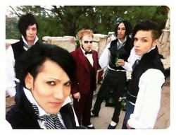 ding-dang-whos-your-boss:  ashleypanic:  bvbfan526:  im sorry, but they look absolutely ridiculous. those shirt sleeves, i just can’t even….  What even is the context. Are they acting out an AU? Was Jinxx bugging them to do it? Did Andy just want