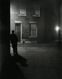 Bill Brandt, London, 1937.