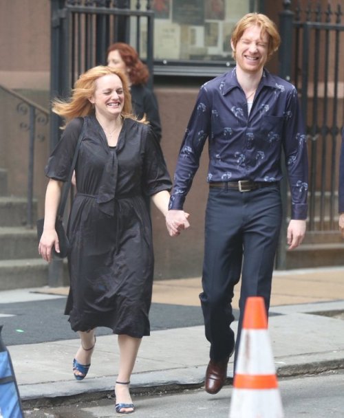 Domhnall and Elisabeth Moss bts of ‘The Kitchen’ in Manhattan (06/06/2018) (x) (weibo)