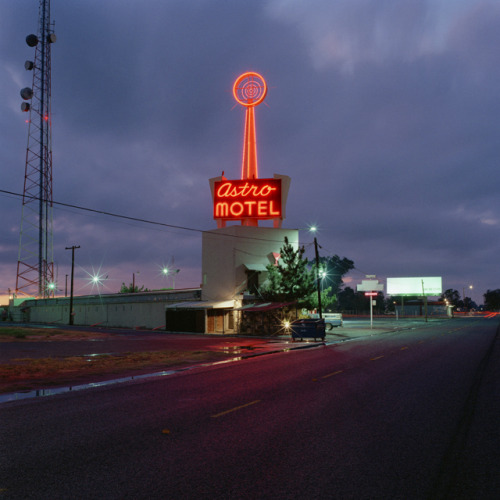 motel-register:So many photographers have been preoccupied with the road since the post-war period g