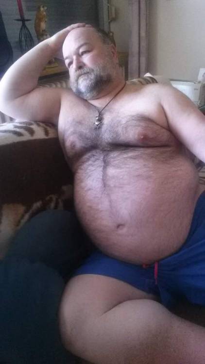 chubbyjay41: Peter Deuer Part1 Would love to see what’s under those shorts?