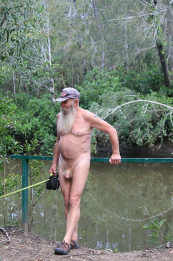 nudistpete:On bushwalk Donnybrook - Pacific