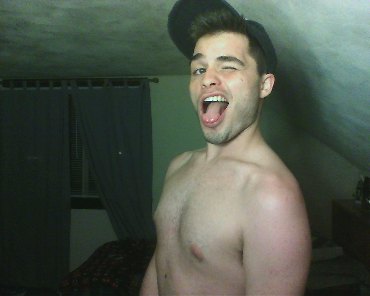 chillaxxed:  you can’t say i never gave good face 