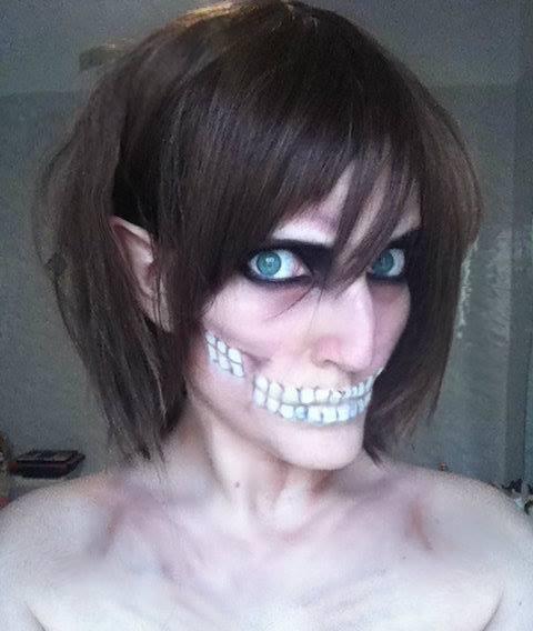 zomzomland:  Cosplayer Titan!!  OH MY GOD. YES.