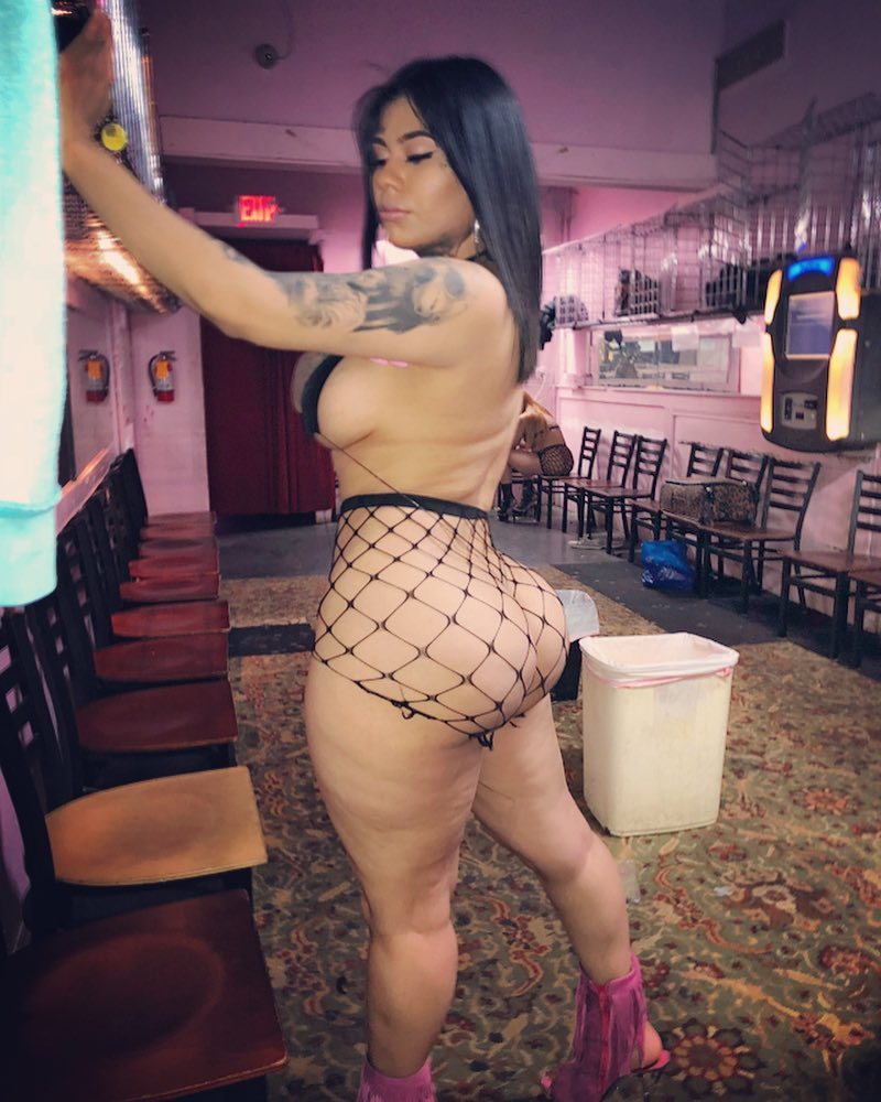 stripper-locker-room:  https://www.instagram.com/princessjackiee/