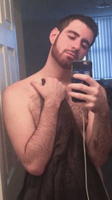 buttplugger6969:  theearlofsandwich:  buttplugger6969:  Nip slip    